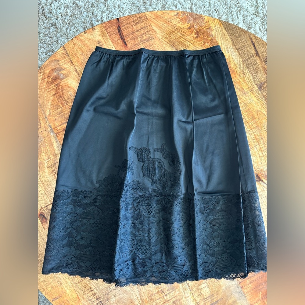 Vintage Lace Half Slip BLACK Sz M Vanity Fair Medium